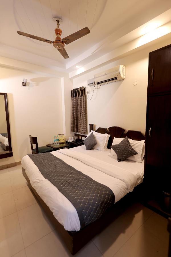 होटल Gaylord International - 2*
