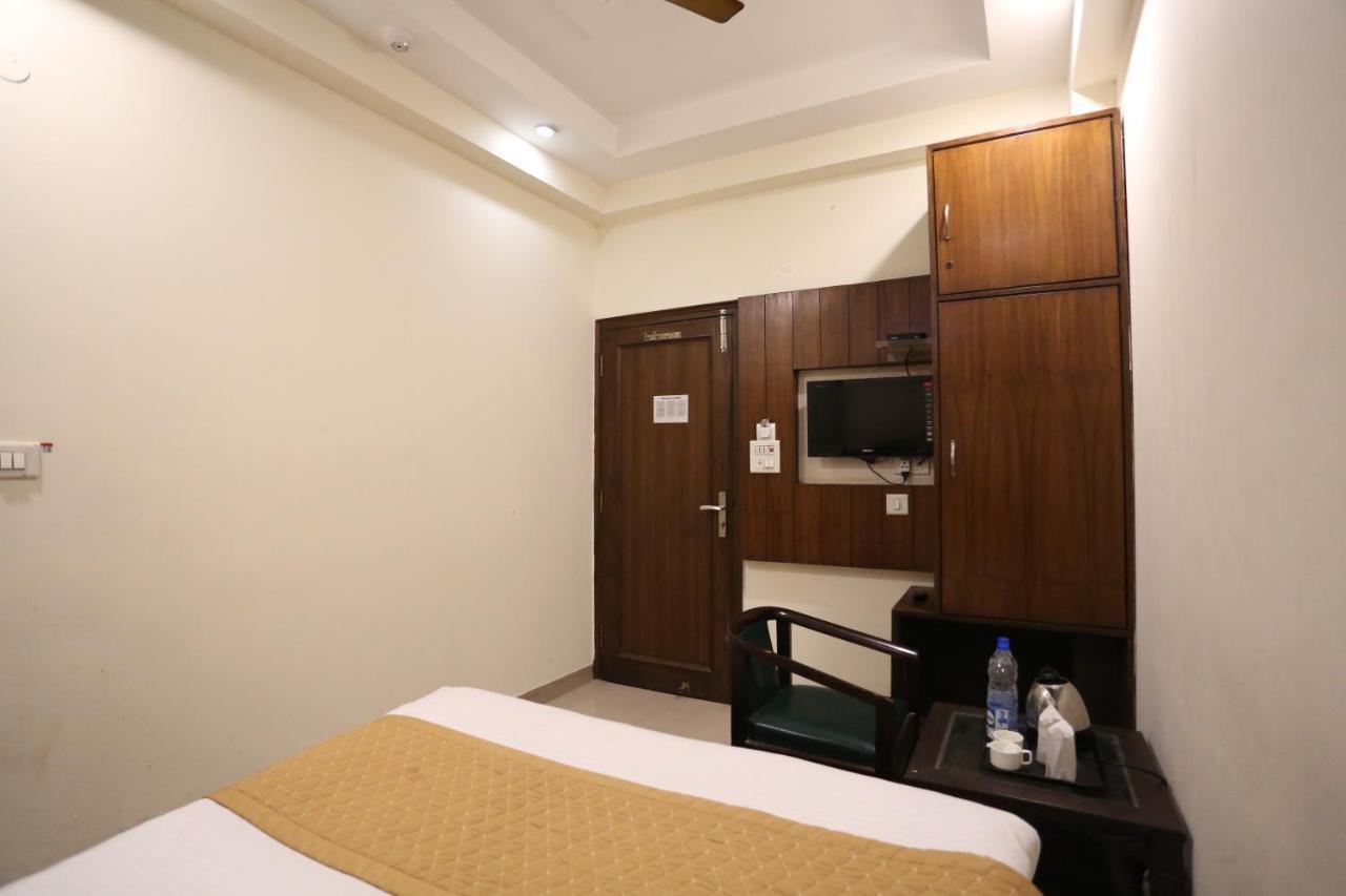 Gaylord International - 2* New Delhi